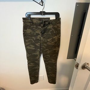 NWT American Eagle Super Stretch Camo Pants